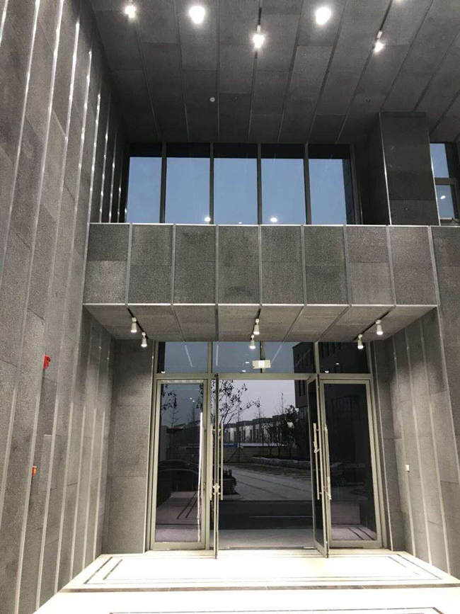 廣嘉源泡沫鋁吸聲板新型泡沫鋁板，吸聲性能好的應(yīng)用范圍。