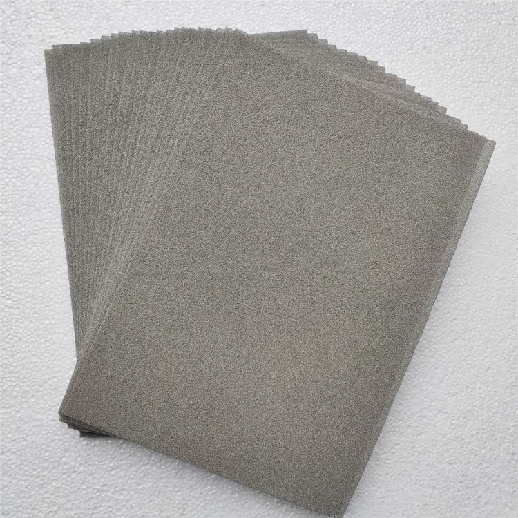 泡沫鎳是一種性能優(yōu)良的吸聲材料，優(yōu)秀的電極材料、催化材料。